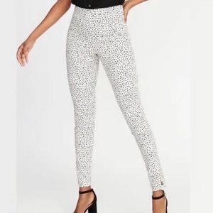 Old navy Wow women’s pants. White color with black leopard print.